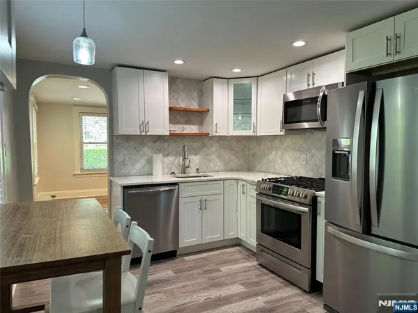 $3,000 | 515 B Farview Street, Unit B, Ridgewood, NJ 07450