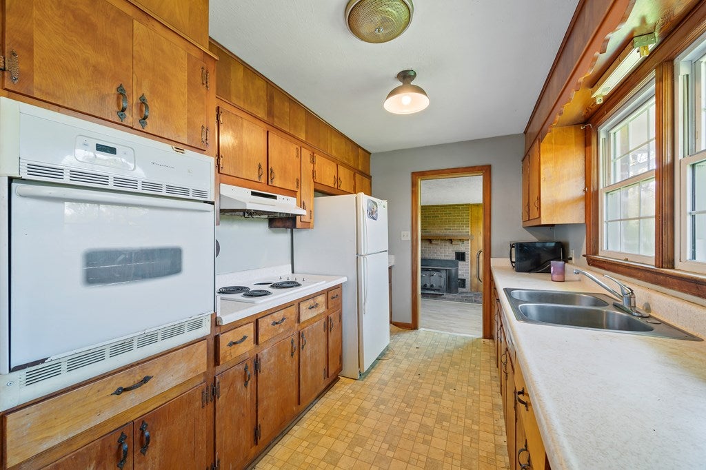 1095 Swecker Town Road Max Meadows, VA 24360 - Photo 13 of 53 Gallery Image 13