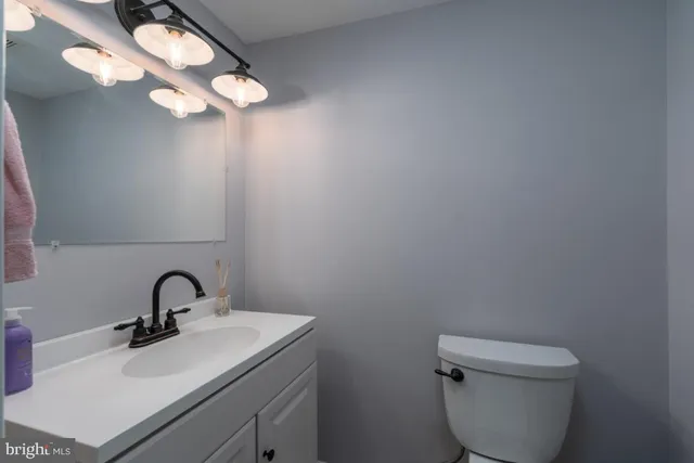 $2,700 | 2517 Fleet Street, Baltimore, MD 21224