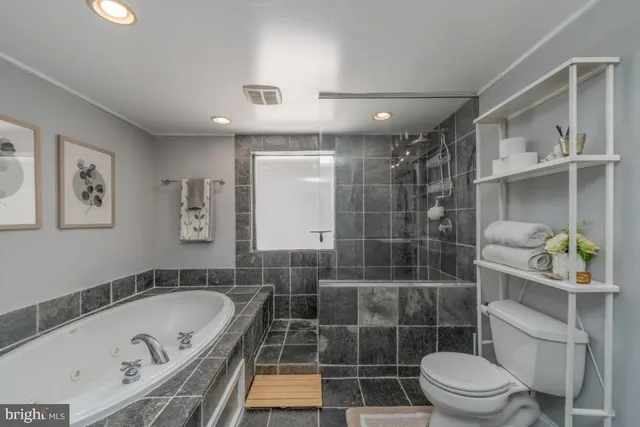 $2,700 | 2517 Fleet Street, Baltimore, MD 21224