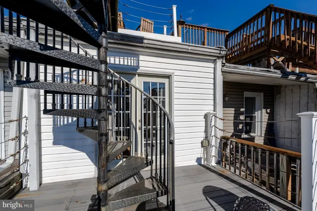 $2,700 | 2517 Fleet Street, Baltimore, MD 21224