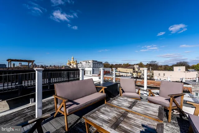 $2,700 | 2517 Fleet Street, Baltimore, MD 21224