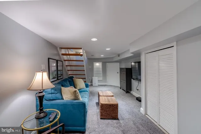 $2,700 | 2517 Fleet Street, Baltimore, MD 21224