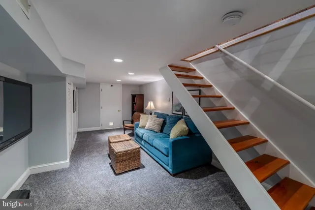 $2,700 | 2517 Fleet Street, Baltimore, MD 21224