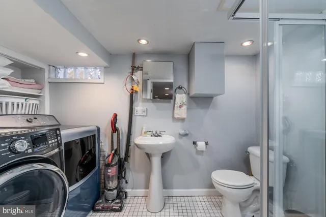 $2,700 | 2517 Fleet Street, Baltimore, MD 21224