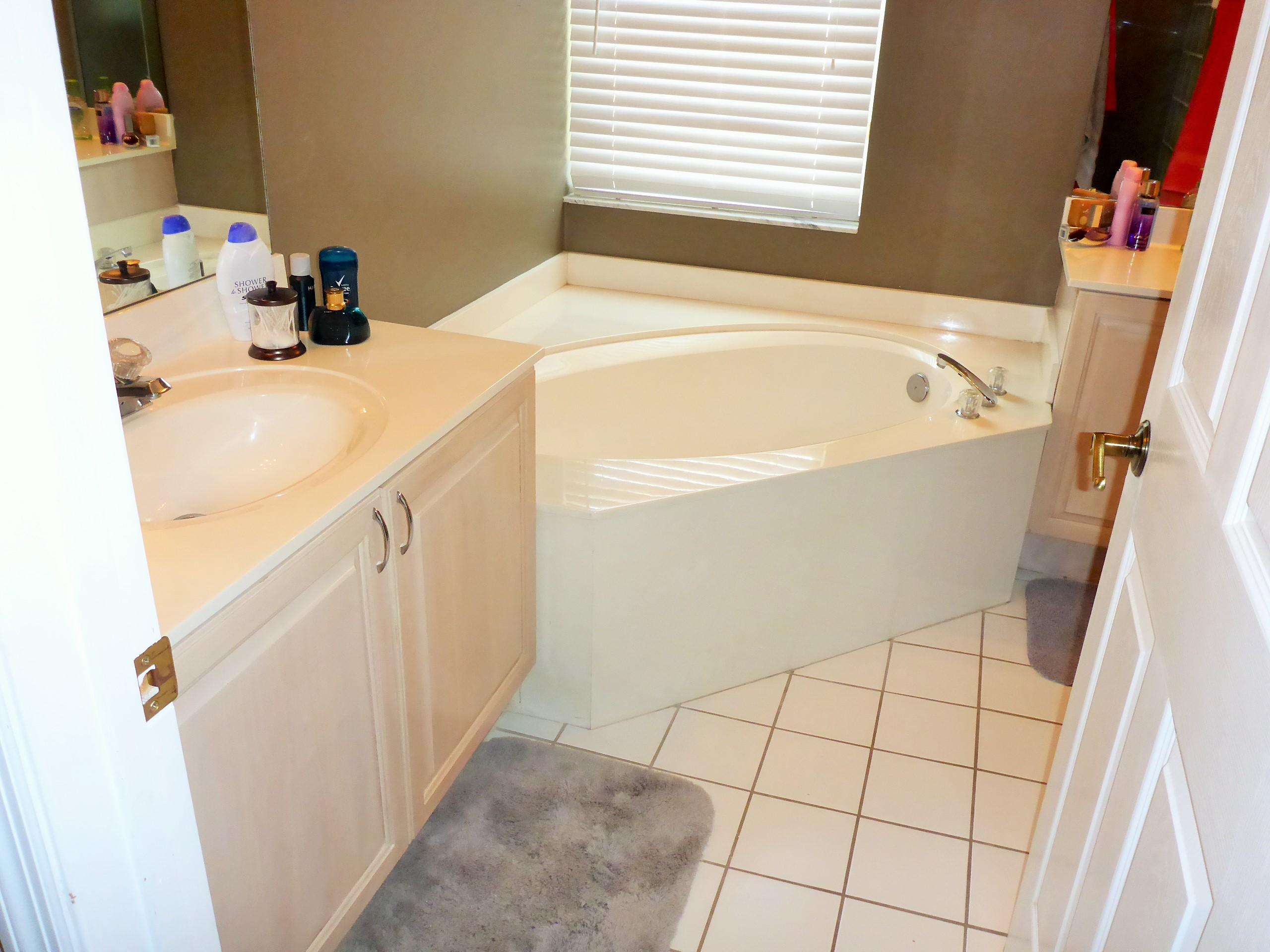 4009 Dorado Drive Riviera Beach, FL 33418 - Photo 15 of 50 P1020255