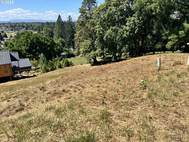 $325,000 | Crenshaw, Eugene, OR 97401