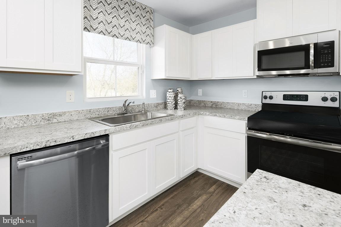 152 Ogunquit Drive Martinsburg, WV 25403 - Photo 8 of 25