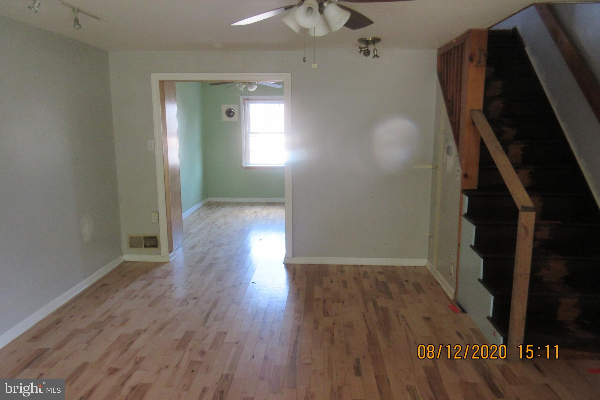 4449 Scotia Road Baltimore, MD 21227 - Photo 6 of 16 Living Room