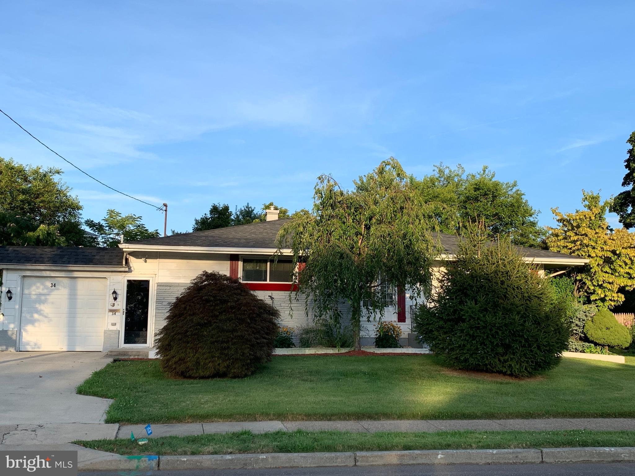34 Lansdowne Road Burlington, NJ 08016 - Photo 1 of 24 Exterior Front