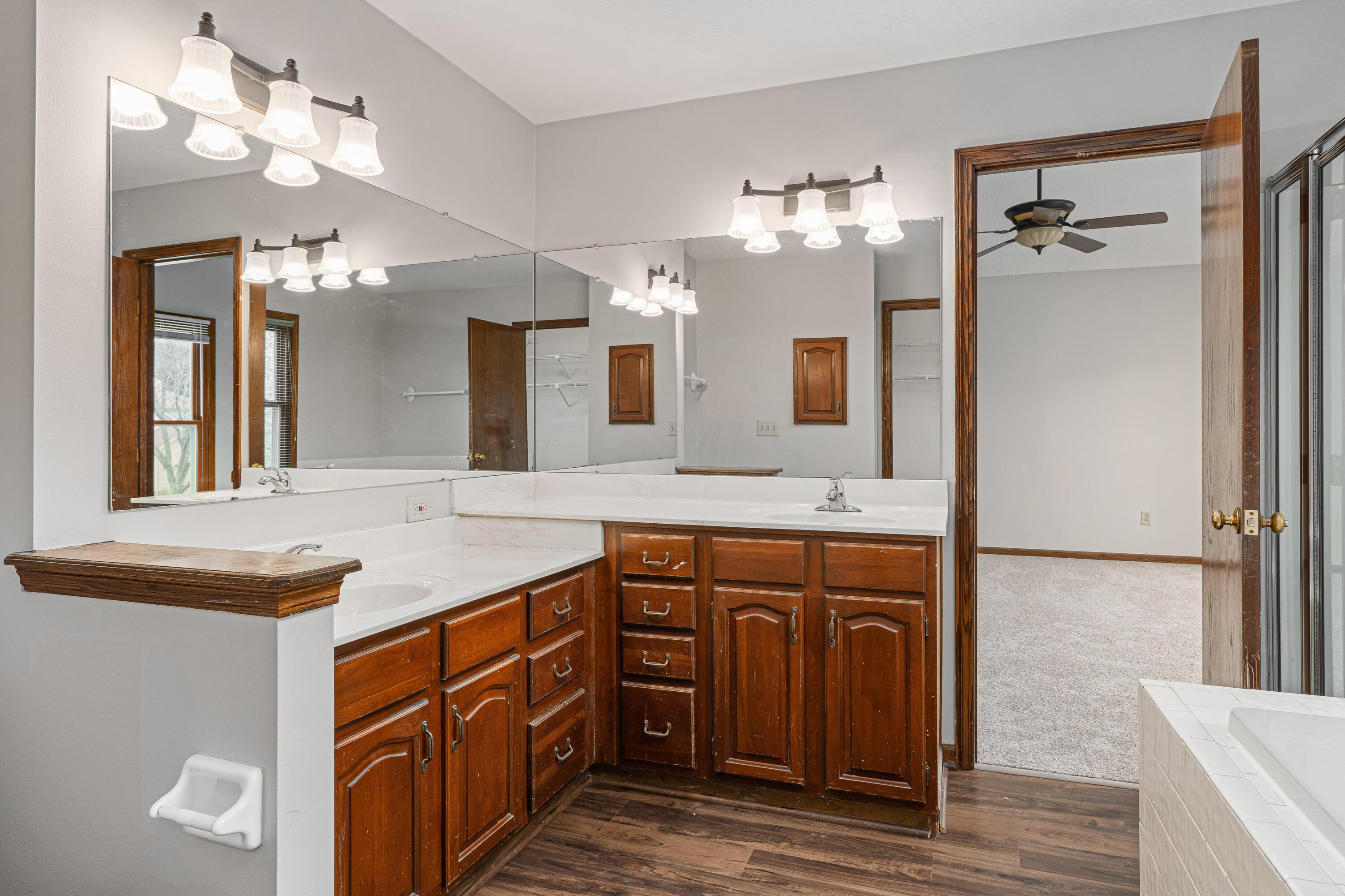 1157 Riva Ridge Boulevard Columbus, OH 43230 - Photo 31 of 55 Owner's Bath