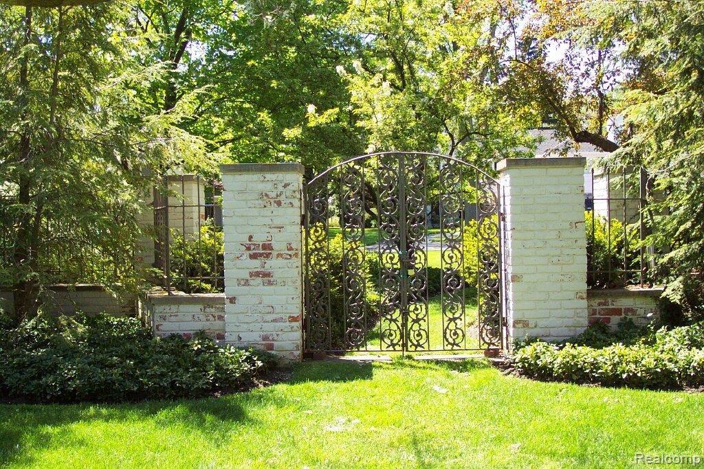 60 Renaud Road Grosse Pointe, MI 48236 - Photo 12 of 22 Backyard