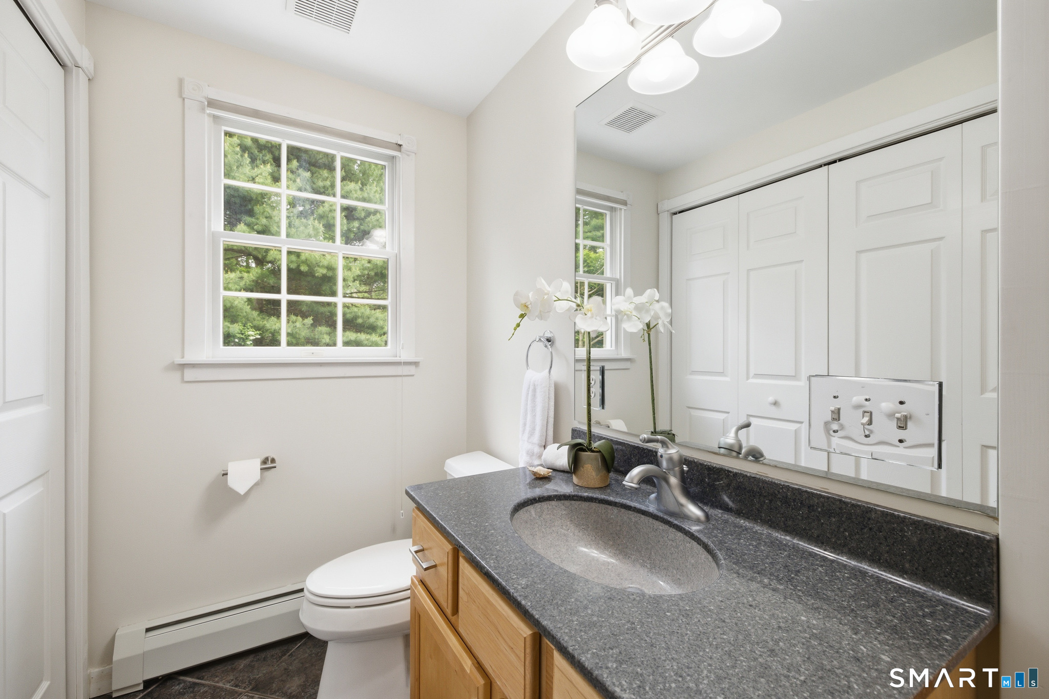 20 Abbe Road Enfield, CT 06082 - Photo 16 of 40