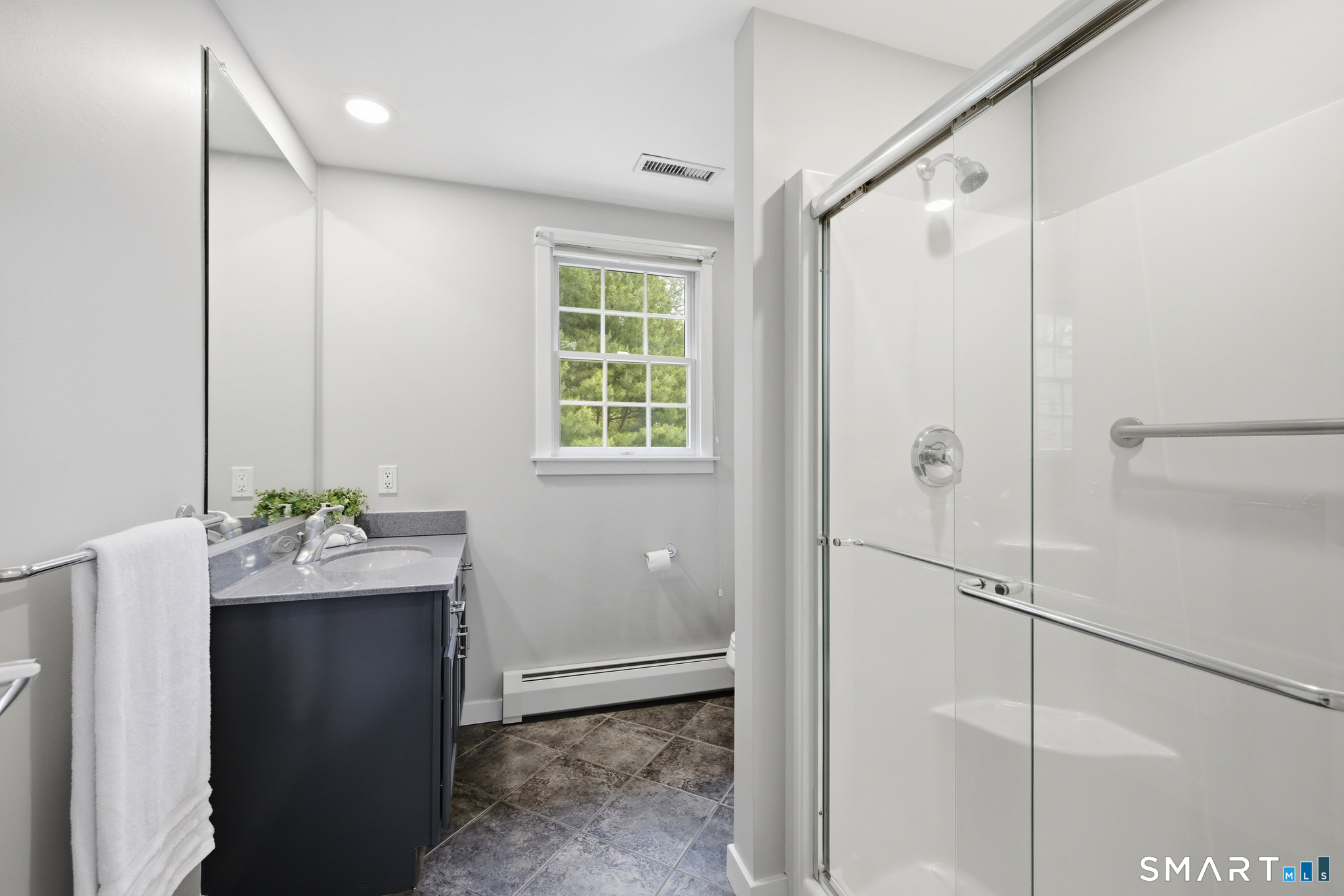 20 Abbe Road Enfield, CT 06082 - Photo 28 of 40