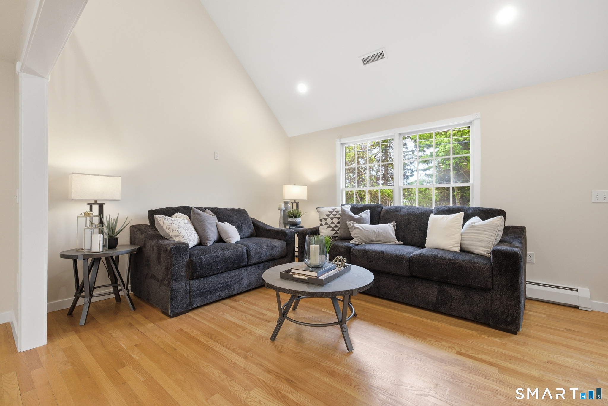 20 Abbe Road Enfield, CT 06082 - Photo 4 of 40