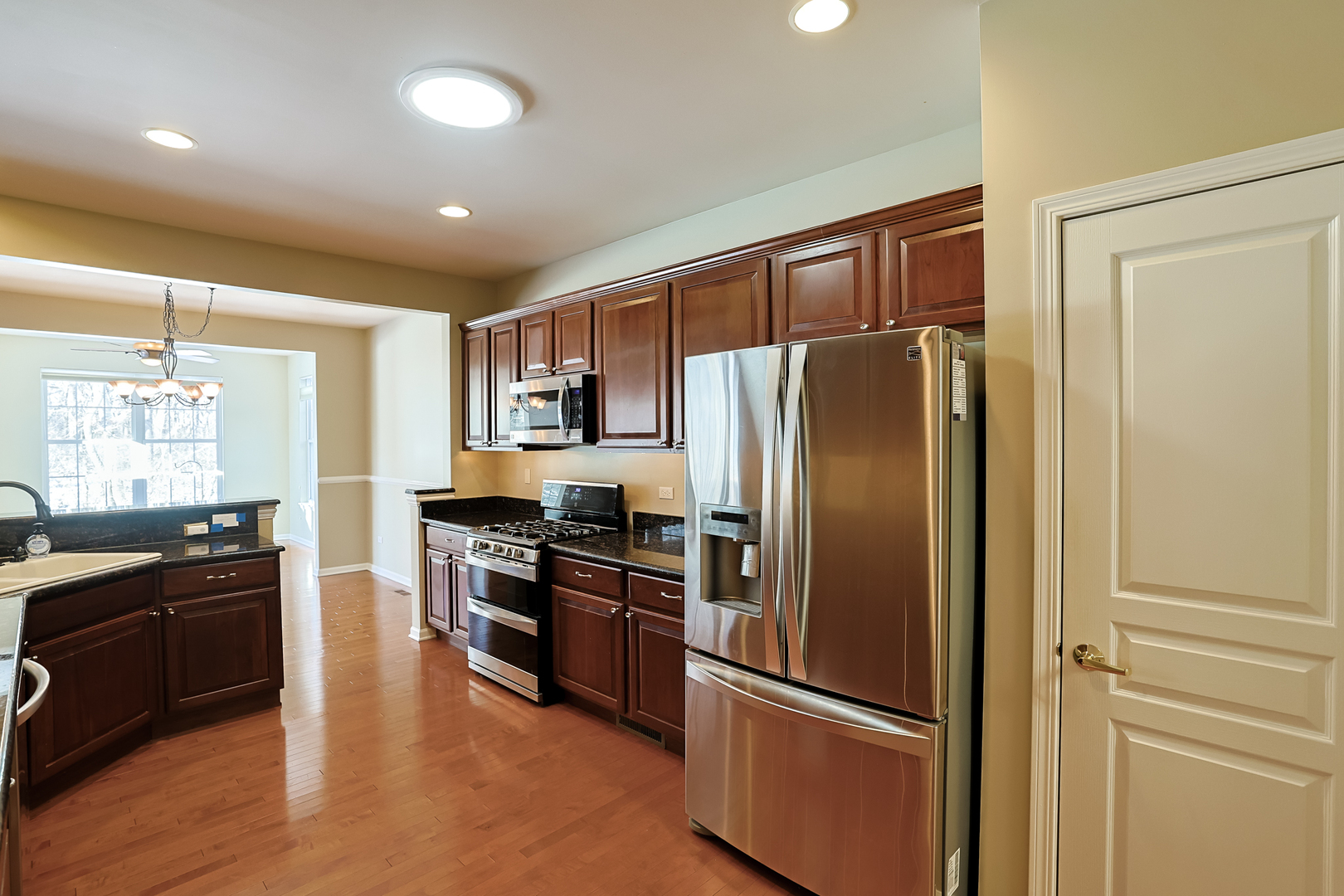 11833 Ludbury Ridge Huntley, IL 60142 - Photo 11 of 34 Gallery Image 11