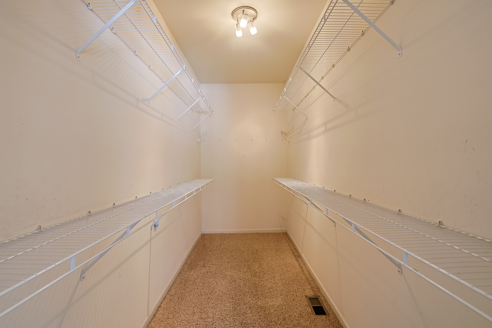 11833 Ludbury Ridge Huntley, IL 60142 - Photo 16 of 34 Gallery Image 16