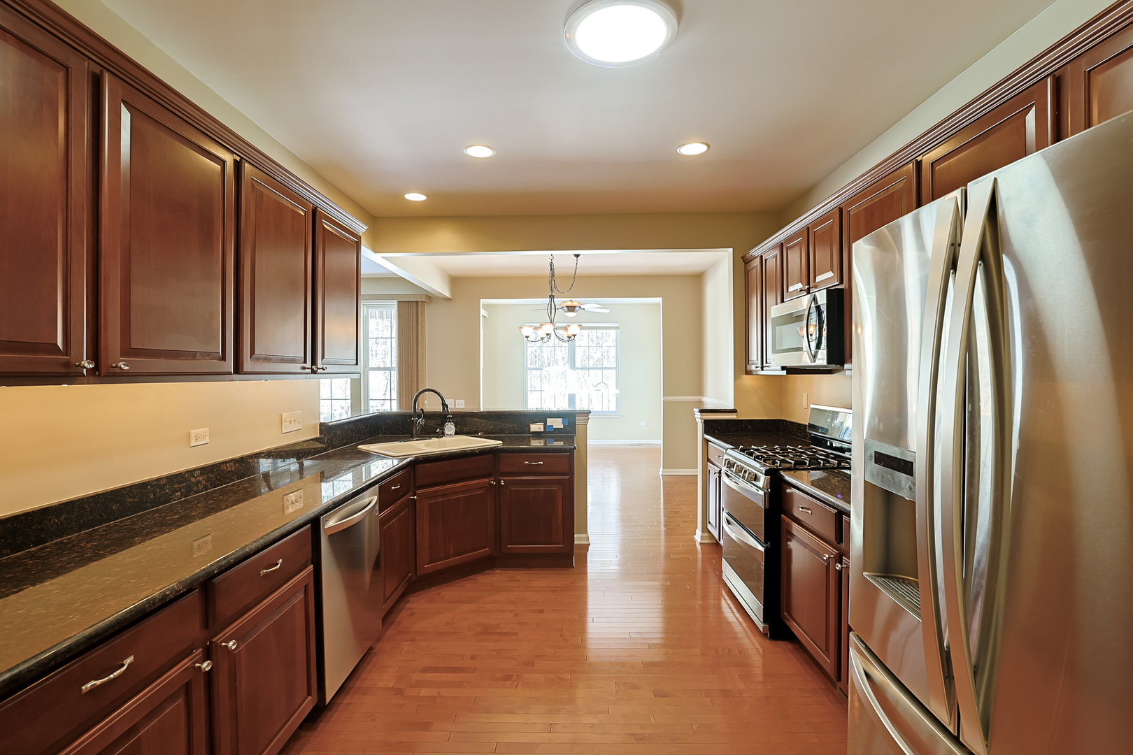 11833 Ludbury Ridge Huntley, IL 60142 - Photo 10 of 34 Gallery Image 10