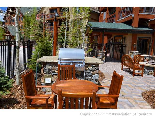 195 River Run Road, Unit 8037 Dillon, CO 80435 - Photo 20 of 25 a outdoor space with a table and chairs