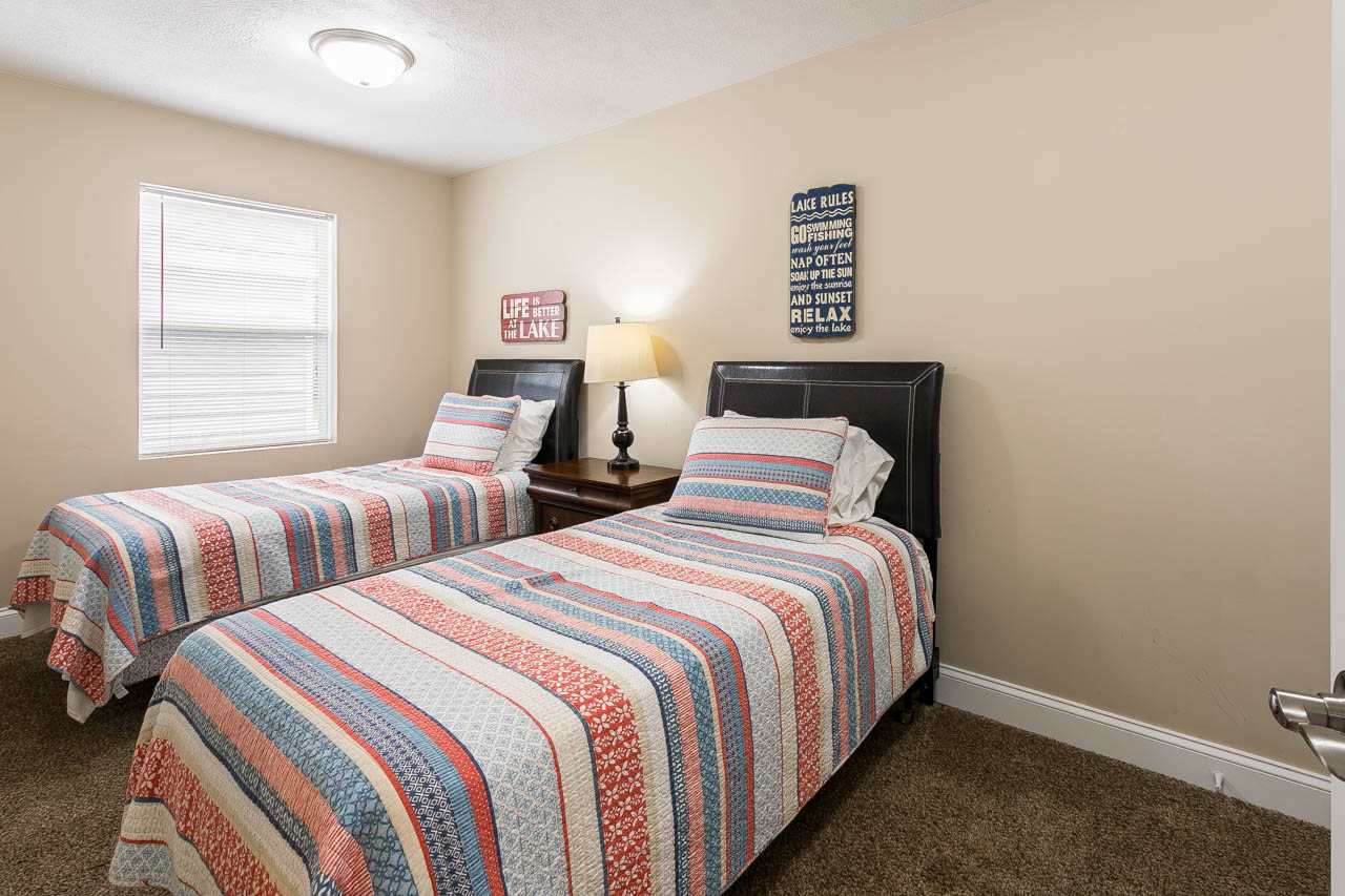 2527 North Three Mile Road Traverse City, MI 49686 - Photo 17 of 38 1831388-16.JPG