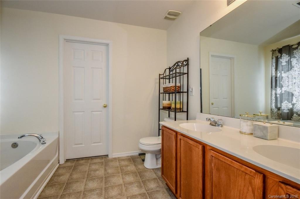8942 Chalkstone Road, Unit 121 Charlotte, NC 28216 - Photo 22 of 27 Gallery Image 22