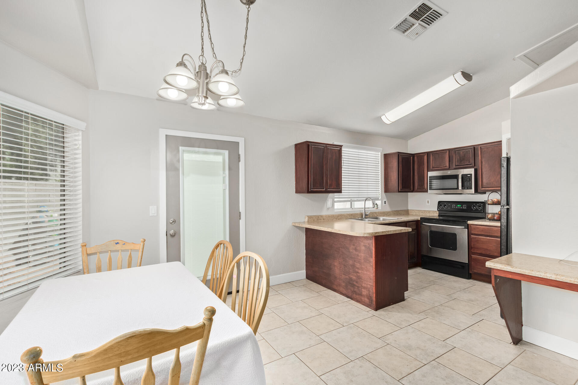 3755 East Broadway Road, Unit 60 Mesa, AZ 85206 - Photo 12 of 32 15 - Broadway