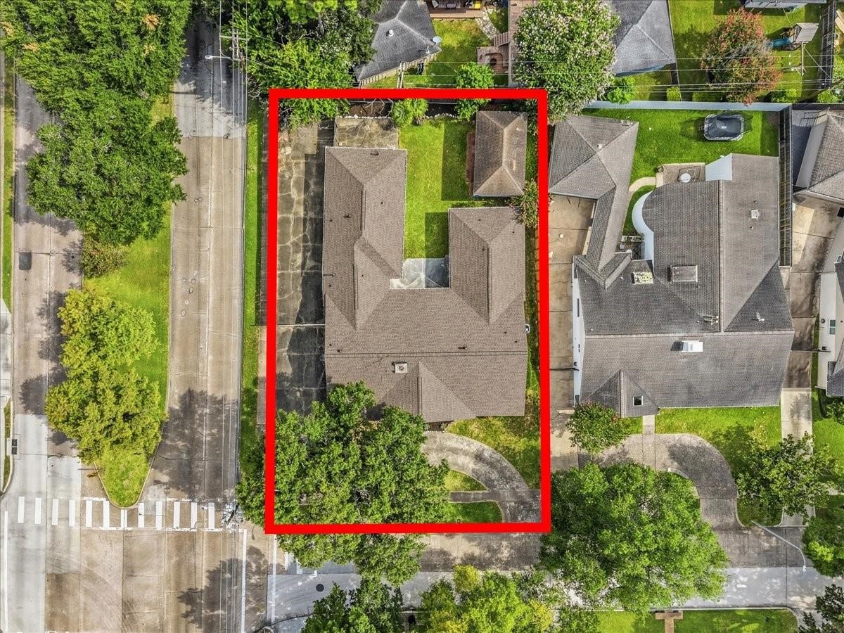 5762 Birdwood Road Houston, TX 77096 - Photo 47 of 49 Gallery Image 47