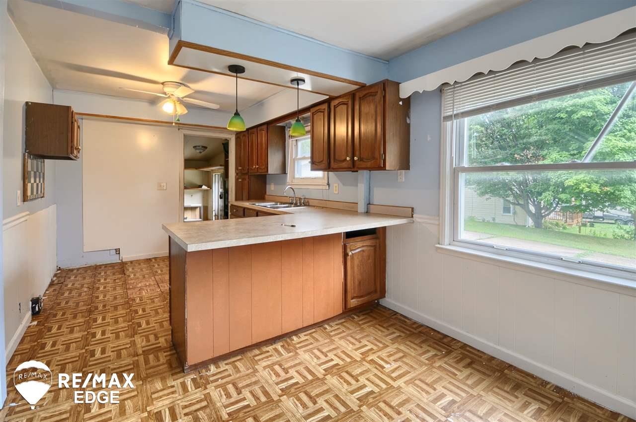 3413 Beveridge Road Flint, MI 48532 - Photo 4 of 15 31391764-3.JPG