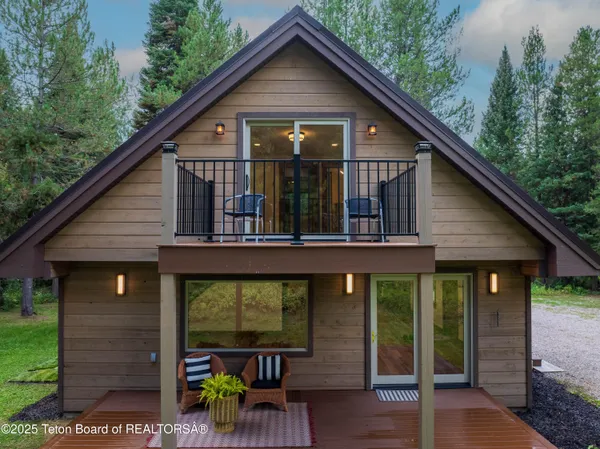$1,040,000 | 285 Spruce Street, Alpine, WY 83128