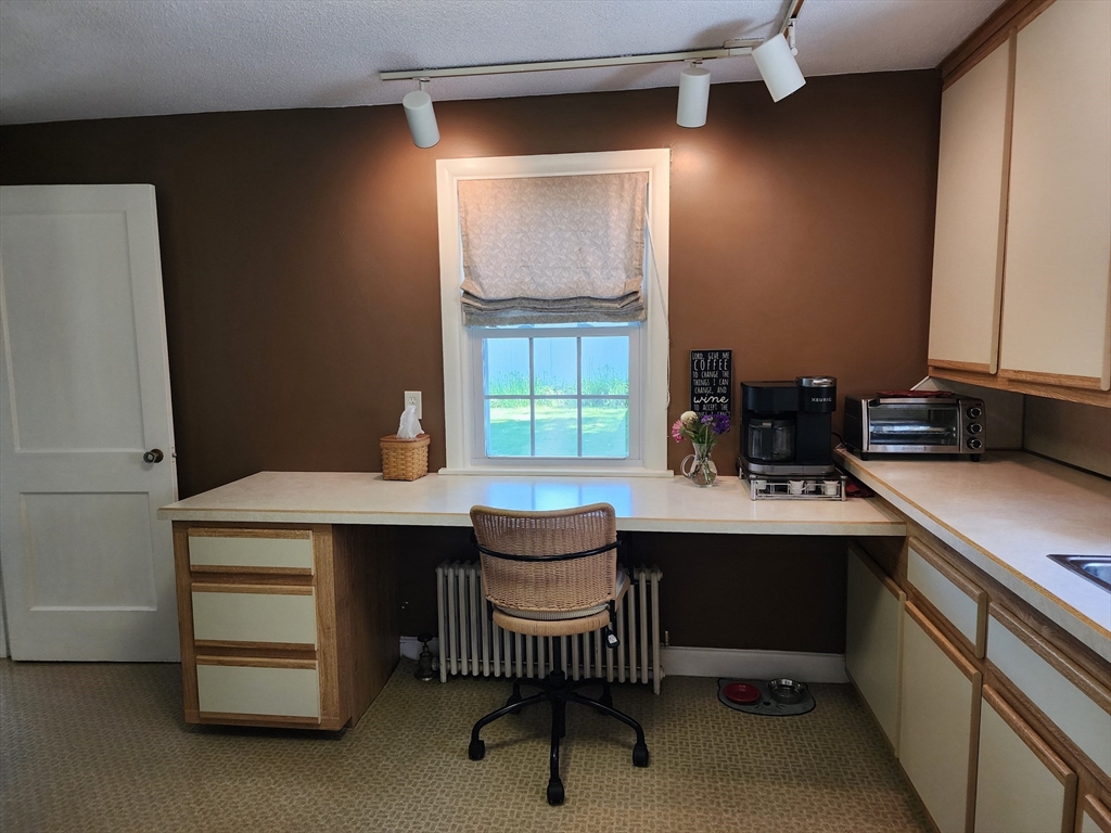 235 Chalmers Street Springfield, MA 01118 - Photo 18 of 29