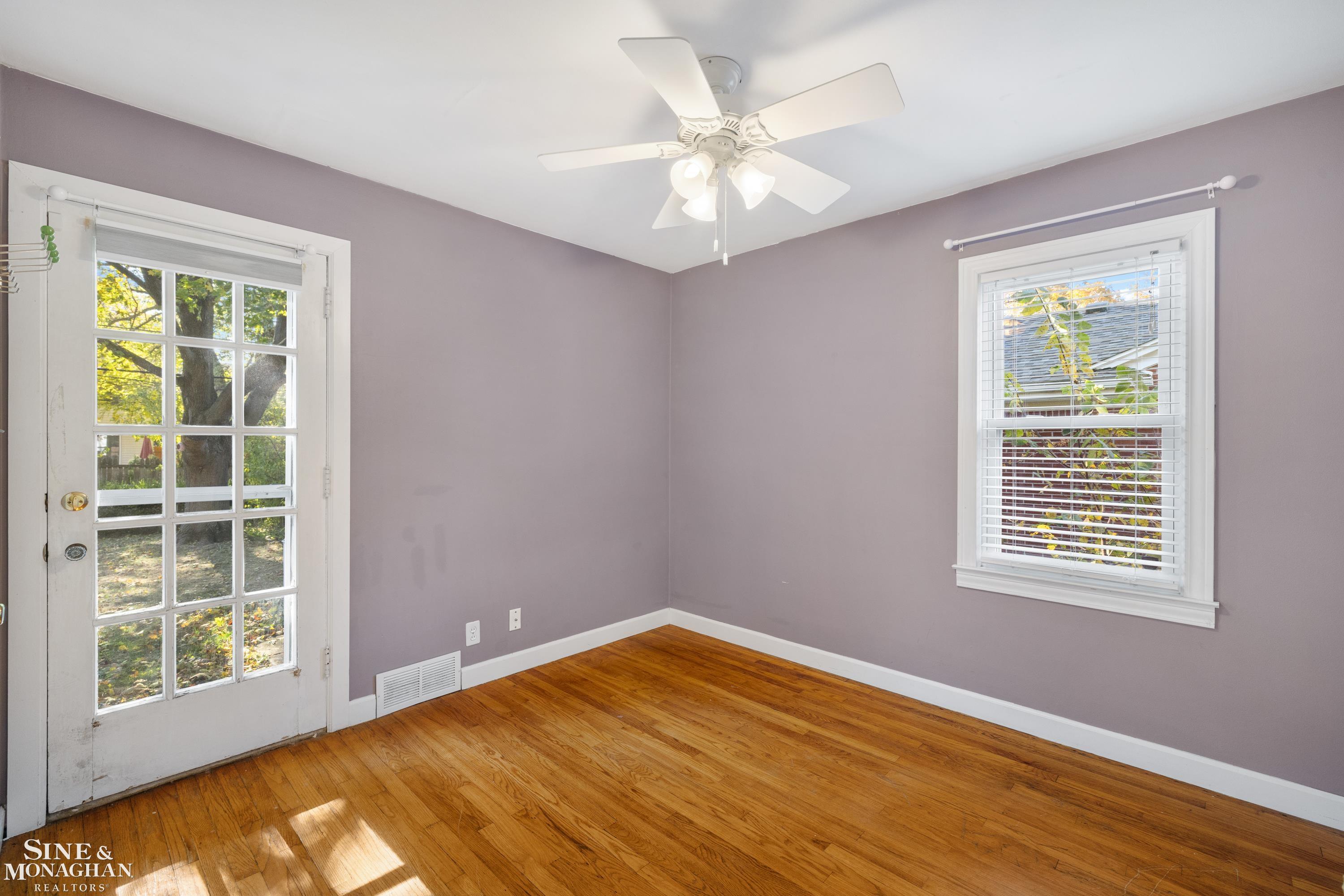 2073 Hampton Road Grosse Pointe Woods, MI 48236 - Photo 17 of 39