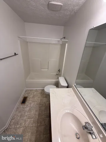 $1,945 | 10500 Boxmeer Court, Fredericksburg, VA 22408