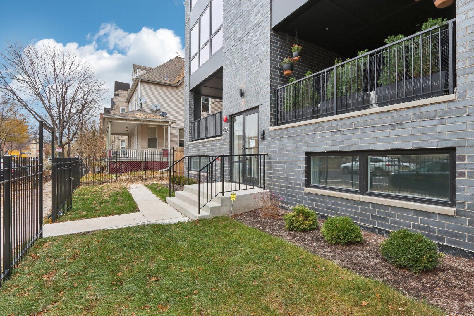 4119 North Ashland Avenue, Unit 3N Chicago, IL 60613 - Photo 2 of 33