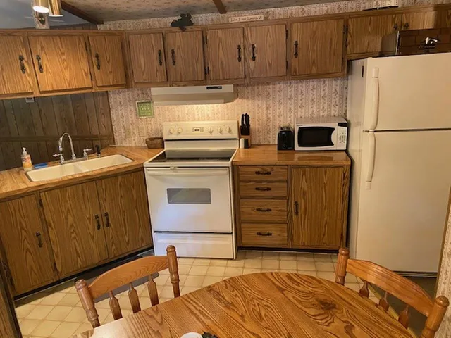 $129,900 | 15420 Grindle Oak Drive West, Crivitz, WI 54114