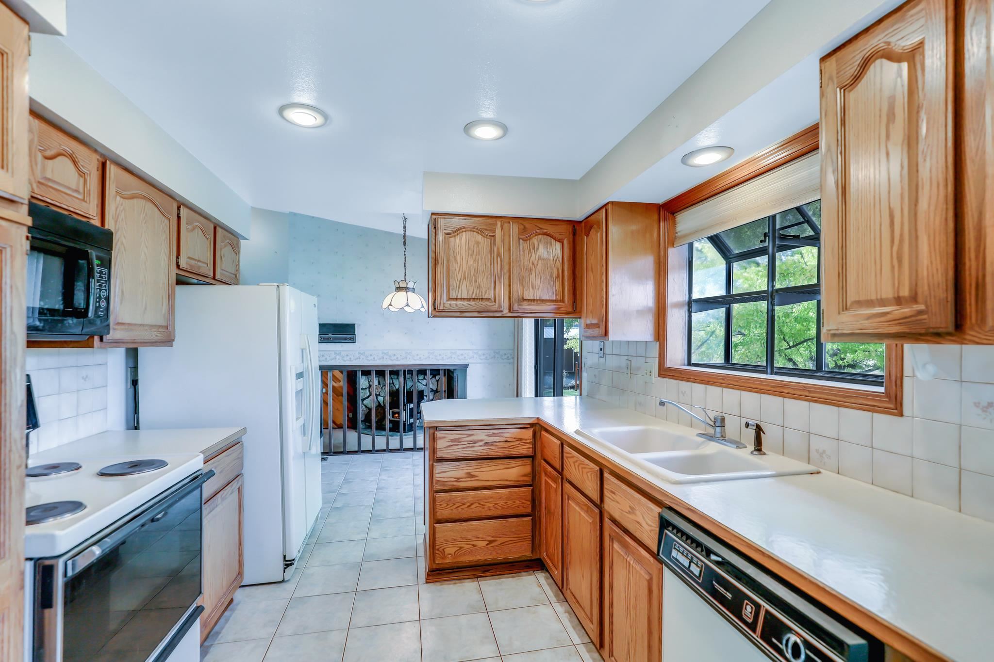 5814 South Chapman Road Greenacres, WA 99016 - Photo 14 of 30