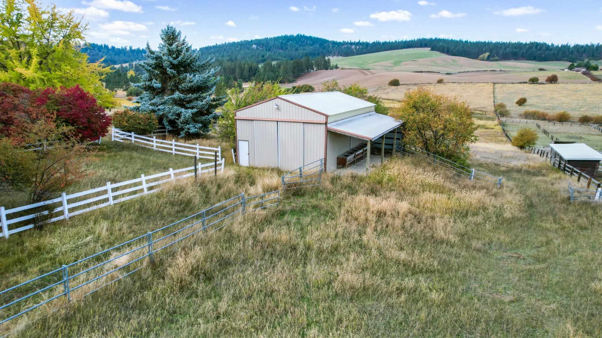 5814 South Chapman Road Greenacres, WA 99016 - Photo 3 of 30