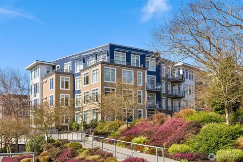 $798,000 | 190 Harbor Square Loop Northeast, Unit C330, Bainbridge Island, WA 98110