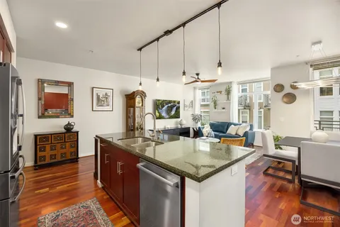 $798,000 | 190 Harbor Square Loop Northeast, Unit C330, Bainbridge Island, WA 98110