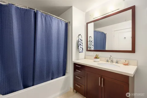 $798,000 | 190 Harbor Square Loop Northeast, Unit C330, Bainbridge Island, WA 98110