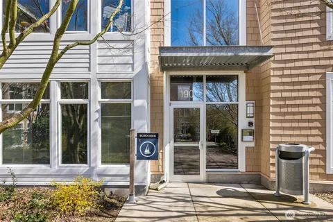 $798,000 | 190 Harbor Square Loop Northeast, Unit C330, Bainbridge Island, WA 98110