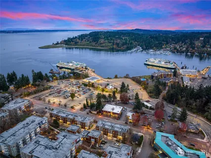 $798,000 | 190 Harbor Square Loop Northeast, Unit C330, Bainbridge Island, WA 98110