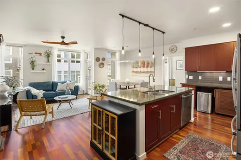 $798,000 | 190 Harbor Square Loop Northeast, Unit C330, Bainbridge Island, WA 98110