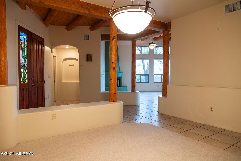 771 West Sedona Ridge Place Oro Valley, AZ 85755 - Photo 5 of 22 a very nice looking room with a large window