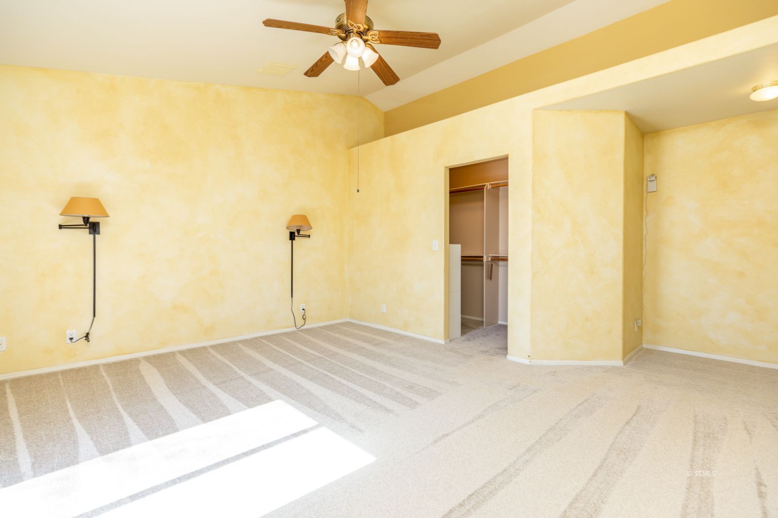 1225 Andrea Court Ridgecrest, CA 93555 - Photo 21 of 46 a view of empty room with a ceiling fan