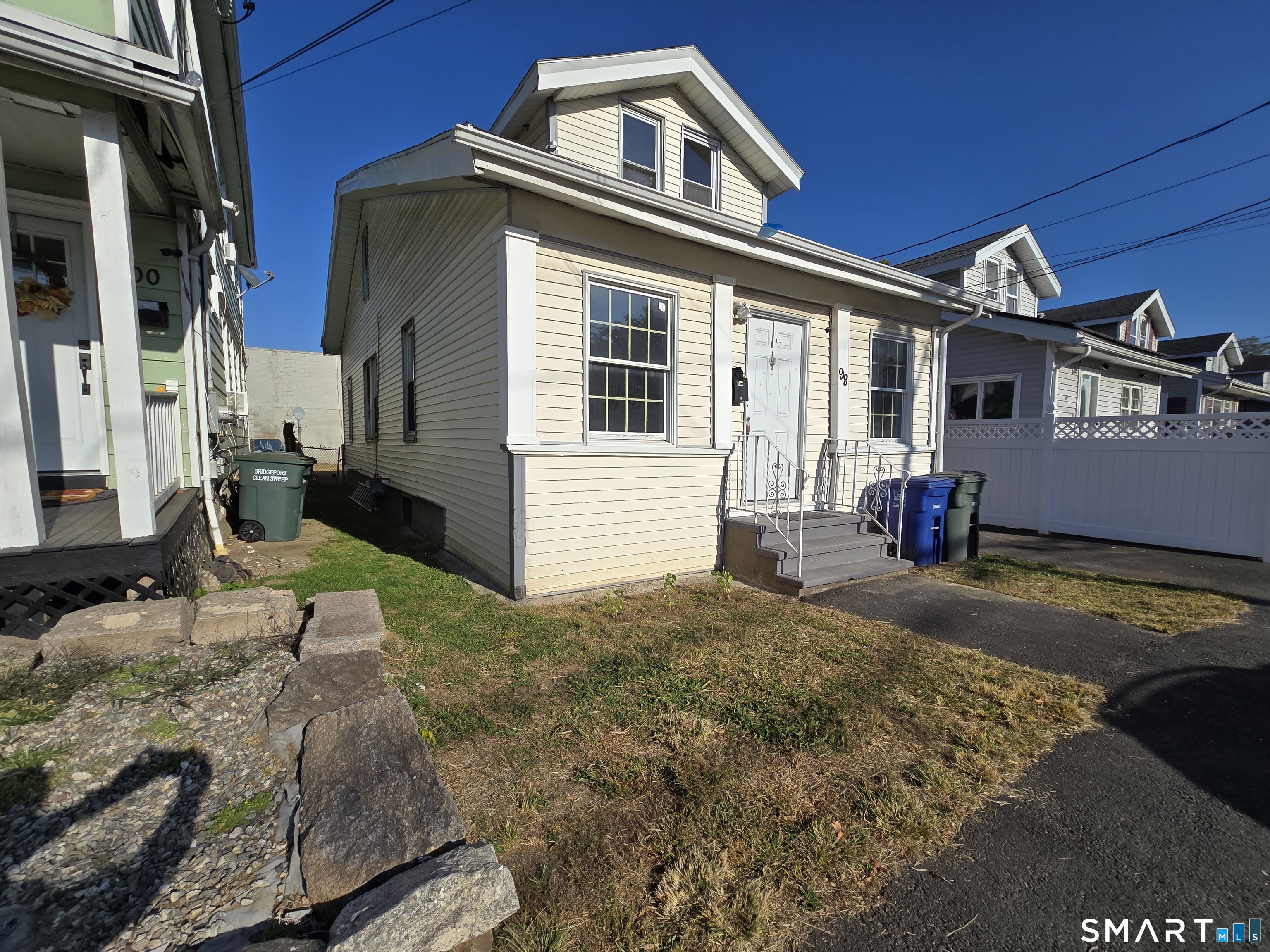 98 Cowles Street Bridgeport, CT 06607 - Photo 5 of 19