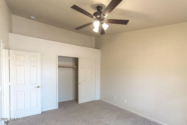 a view of a entrance gate of the house