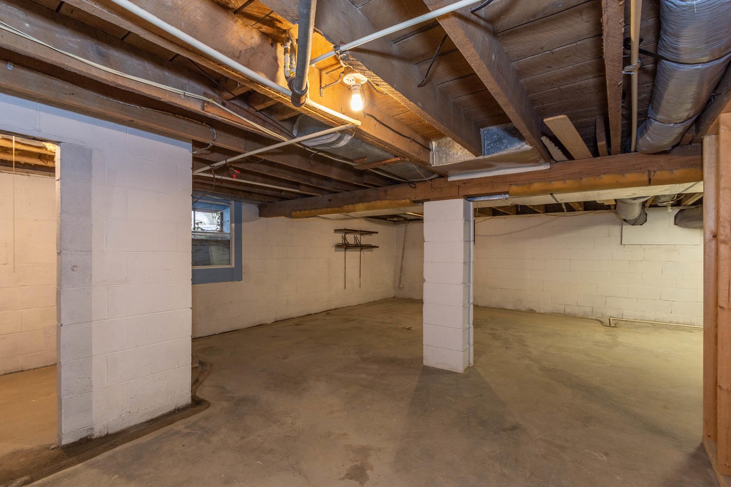 8760 West Elwren Road Bloomington, IN 47403 - Photo 26 of 34 Gallery Image 26