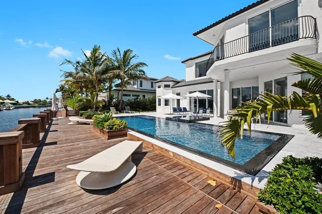 $6,700,000 | 81 Island Drive, Ocean Ridge, FL 33435