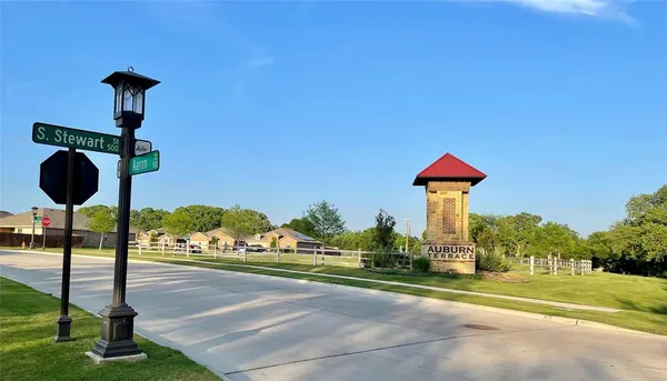 $2,300 | 213 Asheville Street, Azle, TX 76020