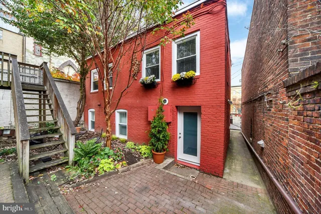 $295,000 | 15 East Branch Lane, Unit 22, Baltimore, MD 21201